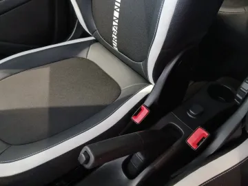 Car image 48