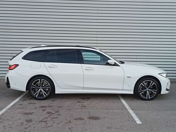 BMW 330 Touring M Sport xDrive 137 kW image number 2