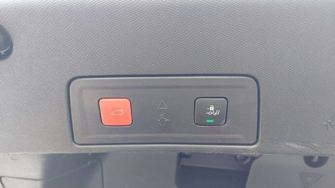 Car image 33