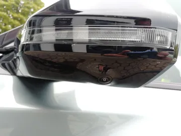 Car image 25