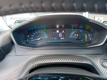 Car image 19
