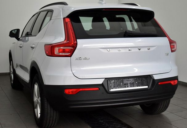 Volvo XC40 Momentum 95 kW image number 8