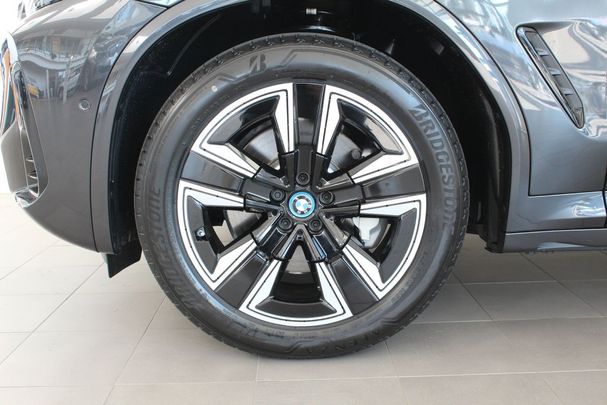 BMW iX3 M Sport 210 kW image number 5