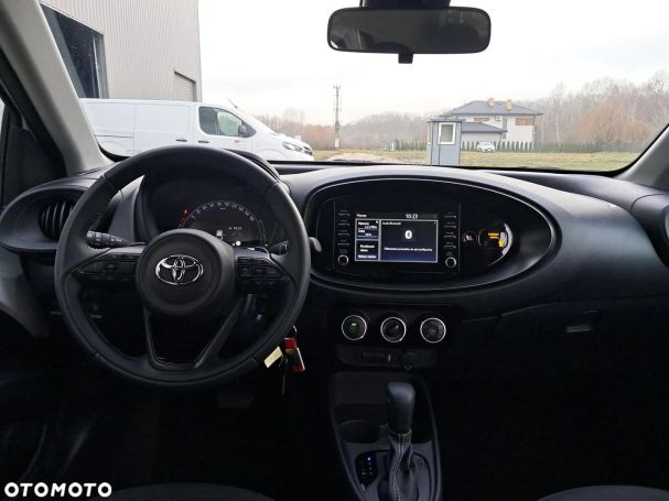 Toyota Aygo X 53 kW image number 7