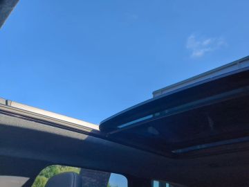 Car image 32