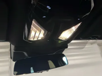 Car image 29