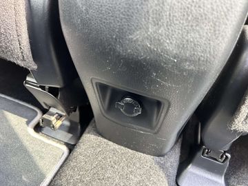 Car image 37