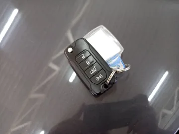 Car image 27