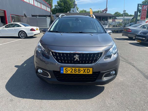 Peugeot 2008 PureTech 61 kW image number 2