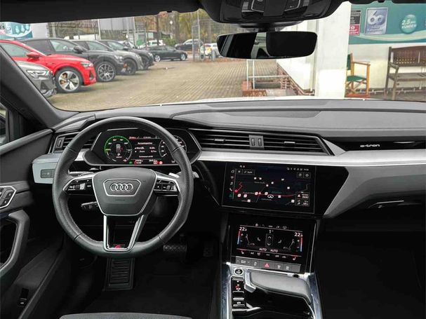 Audi e-tron 55 S-line Sportback 300 kW image number 16