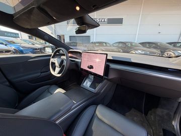 Car image 46