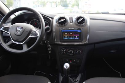 Car image 13