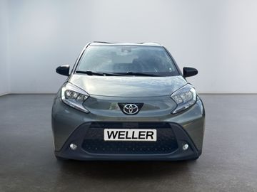 Car image 3