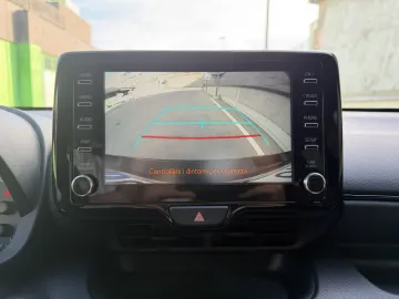 Car image 16