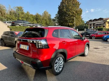 Car image 4
