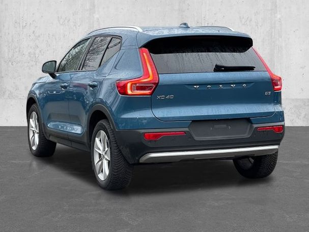 Volvo XC40 B3 Core 120 kW image number 2