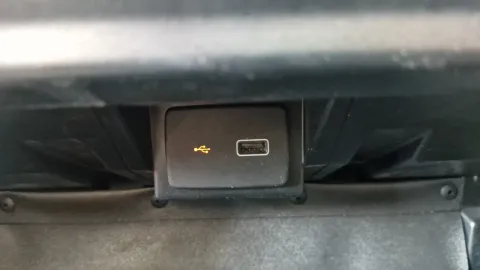 Car image 25