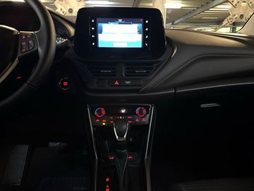 Car image 11