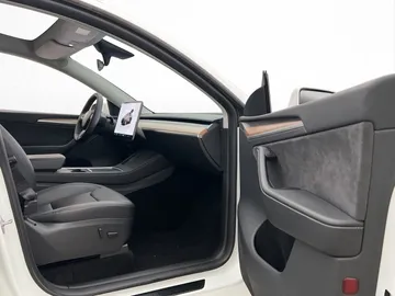 Car image 33