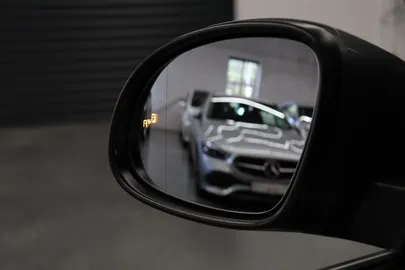 Car image 39