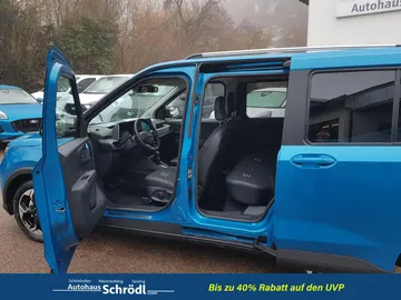 Car image 28