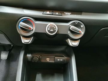 Car image 35