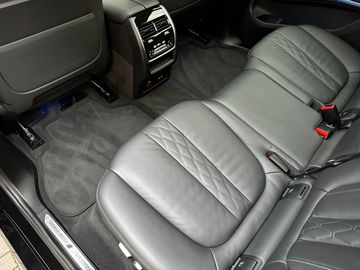 Car image 33