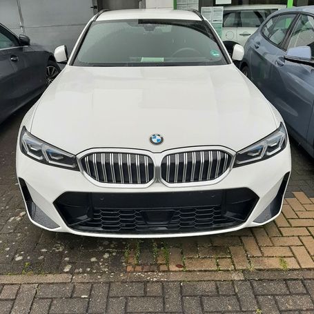 BMW 330e Touring M 215 kW image number 3