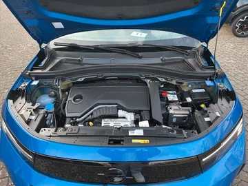 Car image 30