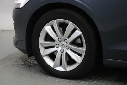 Car image 32