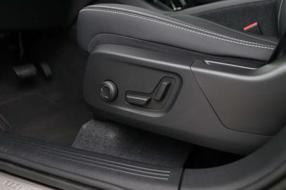 Car image 41