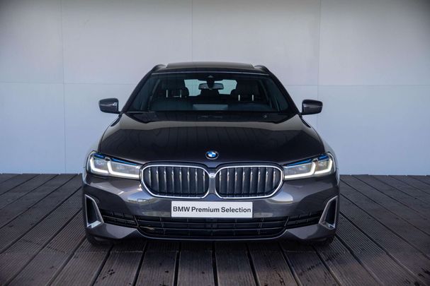 BMW 520i Touring 135 kW image number 2