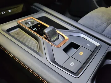 Car image 28