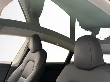 Car image 35