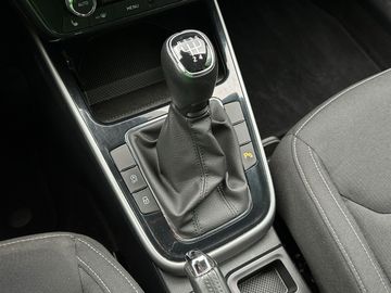 Car image 30