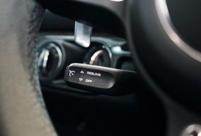 Car image 34