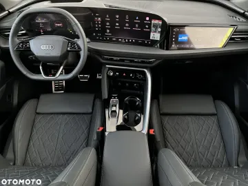 Car image 40