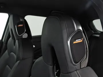 Car image 32