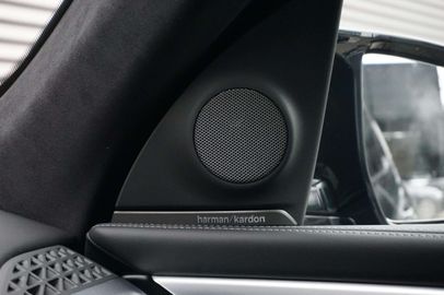 Car image 38