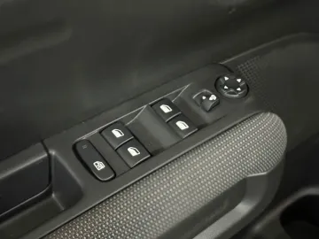 Car image 42