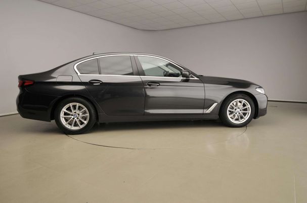 BMW 520i 135 kW image number 3