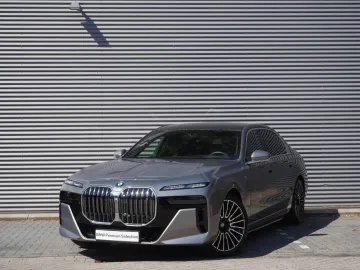 Car image 32