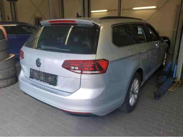 Volkswagen Passat Variant 2.0 TDI Business DSG 110 kW image number 2