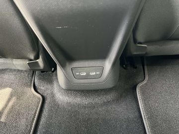 Car image 36