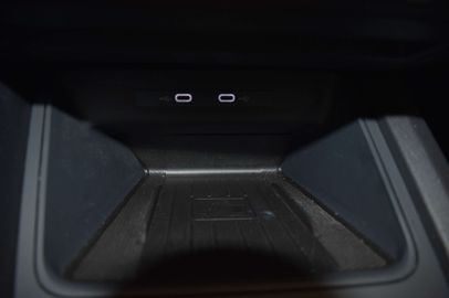 Car image 32