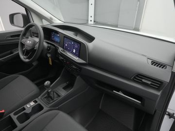 Car image 32