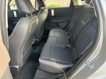 Car image 33