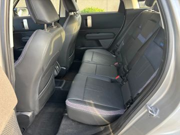 Car image 33
