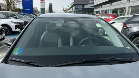 Car image 25