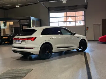 Car image 39